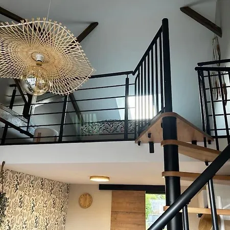 L'arbre De Soie Futuroscope Acacia * Vouillé