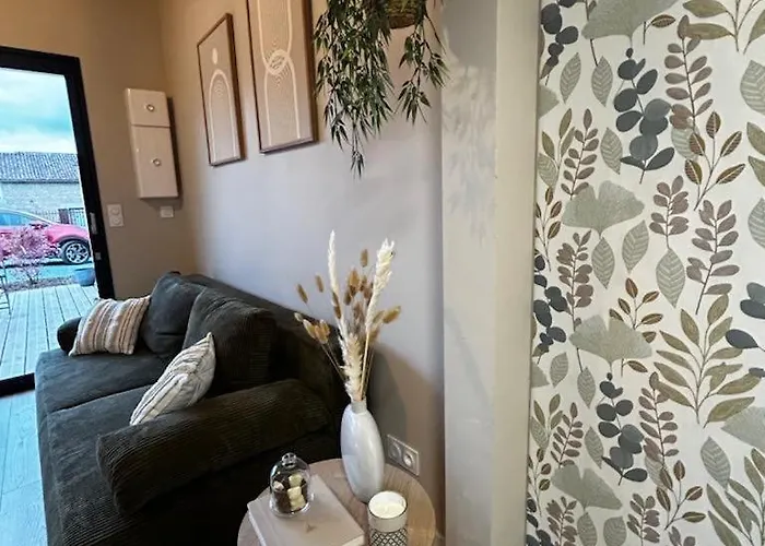 L'arbre De Soie Futuroscope Acacia * Vouillé