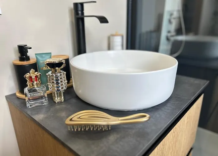 L'arbre De Soie Futuroscope Acacia * Vouillé